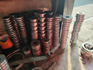 เครื่องรีดอัตโนมัติ CNC สำหรับกรอบอลูมิเนียมทรงสี่เหลี่ยมรูปวงกลมขอบกระจก - Product Image 3