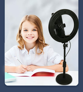 Lampe d'appoint RVB extensible de 8 pouces pour le streaming en direct, la photographie, les selfies et la beauté, avec effet de lumière dynamique - Product Image 1