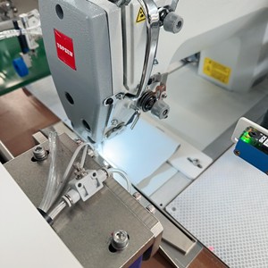Machine à coudre informatisée tout-en-un TOPSEW TS-F158 pour la bordure des poignets, réalisation en une seule étape pour les usines <span class=keywords><strong>de</strong></span> tricots et <span class=keywords><strong>de</strong></span> vêtements <span class=keywords><strong>de</strong></span> sport - Product Image 3