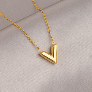สร้อยคอโซ่เหล็กไทเทเนียมสีทองสำหรับผู้หญิงนักเรียนไฟ - Product Image 4