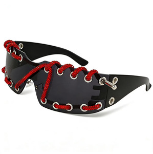 Lunettes de soleil Y2K cool à bouclier décoratif en forme de lacet de <span class=keywords><strong>chaussure</strong></span> steampunk 2026, verres foncés, pour fête, mode une pièce, lunettes unisexe avec diamants - Product Image 5