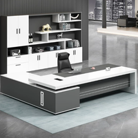 Nuova Scrivania Direzionale di Design Moderno e di Alta Gamma, Personalizzabile per CEO, Manager e Dirigenti