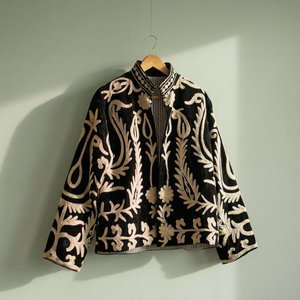 Veste en velours noir brodée de fleurs pour femme, style bohème, manteau ethnique d'hiver à col montant et manches longues, vente en gros - Product Image 5