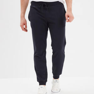 กางเกงจ็อกกิ้งทรงตรงแบบสวมใส่สบาย ผลิตจากผ้าแคนวาส เป็นมิตรต่อสิ่งแวดล้อม ระบายอากาศได้ดี เหมาะสำหรับการใช้งานหลากหลายในชีวิตประจำวัน ทั้งกีฬาและลำลอง - Product Image 2