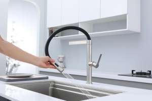 Grifo de Barra Comercial Moderno de Acero Inoxidable con Triple Modo Magnético, Ajustable para Agua Fría/Caliente, Rotación de 360 Grados, Montaje en Cubierta - Product Image 5