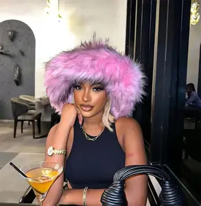 قبعات شتوية للنساء والفتيات مصنوعة من فرو الثعلب المدبوغ وتتميز بأنها منفوشة وذات لون الراكون وتتميز بالمبيعات العالية - Product Image 1