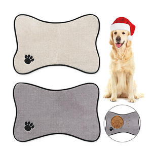 Hot Sale Luxus Mikro faser Pet Bowl <span class=keywords><strong>Mat</strong></span> Moderne bestickte rutsch feste Knochen form Fütterung matte für Hunde und Katzen für Futter wasser - Product Image 6