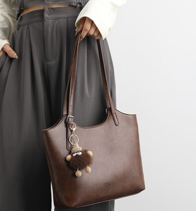 Bolso Tote de Hombro Portátil de Gran Capacidad, Estilo Retro 2026, Textura de Cuero Suave, Asa Única, Estilo Moderno - Product Image 2