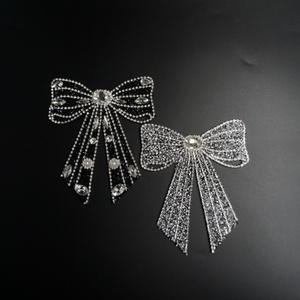 Nuevo diseño Sparkle Bow Corbatas <span class=keywords><strong>Apliques</strong></span> de diamantes de imitación <span class=keywords><strong>Tela</strong></span> Parches de pajarita de diamantes de imitación personalizados - Product Image 3
