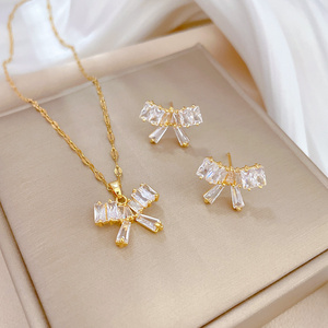 <span class=keywords><strong>Ensemble</strong></span> de bijoux fantaisie pour femmes, acier inoxydable plaqué or véritable, zircon, collier et boucles d'oreilles avec pendentif cœur et papillon, idéal pour un cadeau - Product Image 4