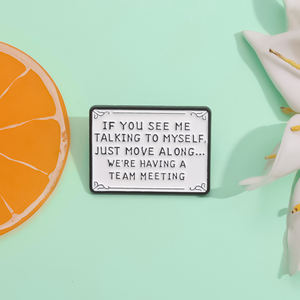 เข็มกลัดโลหะติดป้ายปกเครื่องประดับกระเป๋าเป้สะพายหลังเครื่องประดับเข็มกลัดโลหะคำพูดติดป้ายออกแบบได้ตามต้องการ - Product Image 2