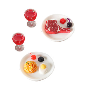 Jouet <span class=keywords><strong>miniature</strong></span> alimentaire, mini maison de poupée, verre à vin rouge simulé, modèle de décoration de scène de table à manger avec steak et pâtes à l'occidentale - Product Image 1