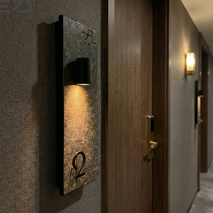<span class=keywords><strong>Plaque</strong></span> <span class=keywords><strong>de</strong></span> numéro <span class=keywords><strong>de</strong></span> chambre d'hôtel personnalisée EZD en LED, signalétique <span class=keywords><strong>de</strong></span> chambre <span class=keywords><strong>de</strong></span> luxe texturée avec éclairage encastré pour hôtels et complexes hôteliers - Product Image 2