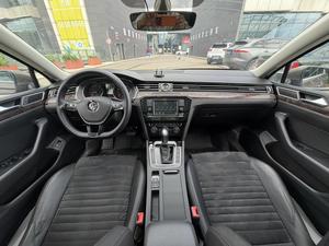 Voiture d'occasion très demandée : Volkswagen Magotan 330TSI DSG Édition Luxe <span class=keywords><strong>2018</strong></span>, Berline d'occasion LHD 180ch 1.8T 7DCT, Spacieuse et Exécutive - Product Image 2