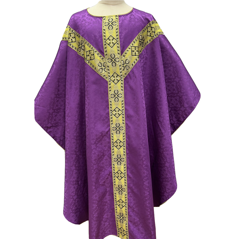 Фиолетовая полуготическая жаккардовая ткань с золотой лентой