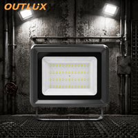 Applique murale LED OUTLUX E015EI METEOR 50W IP65, angle de faisceau 120°, température de couleur 6500K, construction en aluminium pour éclairage de porte/villa