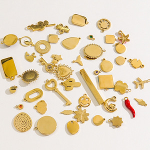 Luxe délicat | |   Pendentif en acier inoxydable plaqué or 18 carats pour la fabrication de bijoux DIY | |   Imperméable, hypoallergénique et durable - Product Image 3