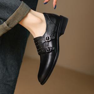 Chaussures en cuir à rivets pour femmes, style rétro, petites chaussures en cuir, nouveau design, talon profond, semelle plate - Product Image 3