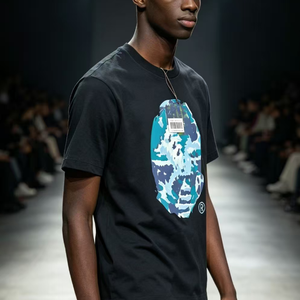 Top Moderno con Estampado de Grafiti, Diseños Creativos y Atrevidos, Ajuste Cómodo, Ideal para Quienes Aman la Moda Artística - Product Image 4