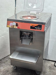 Machine à glace artisanale verticale à une fente pour sorbet et gelato, idéale pour les chariots de glaces mobiles - Product Image 6