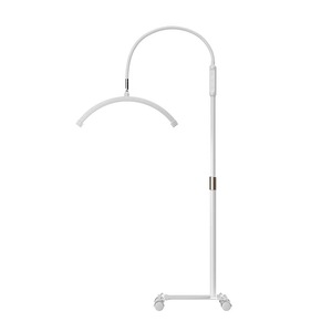 Lámpara <span class=keywords><strong>de</strong></span> <span class=keywords><strong>Pie</strong></span> LED Ajustable Osum Dorada con Anillo <span class=keywords><strong>de</strong></span> <span class=keywords><strong>Luz</strong></span> <span class=keywords><strong>de</strong></span> Media Luna para Dormitorio Pestañas Maquillaje Fotografía e Iluminación <span class=keywords><strong>de</strong></span> Tatuajes - Product Image 2