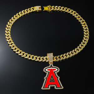 สร้อยคอจี้ตัวอักษร A สีแดงเรียบง่าย ดีไซน์ล้ำสมัย ขายดีประจำปี 2026 สไตล์ฮิปฮอปสุดเทรนด์สำหรับผู้ชาย เครื่องประดับแฟชั่น ขายส่ง - Product Image 1