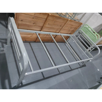 Lit simple en fer à cadre métallique, moderne et économique, pour dortoirs scolaires, hospitaliers et petits auberges, compatible avec les matelas