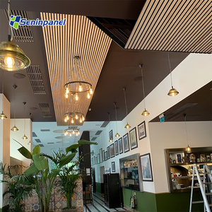 Panneaux muraux en bois rainurés en placage de chêne naturel Seninpanel pour l'insonorisation et un design d'intérieur élégant - Product Image 1