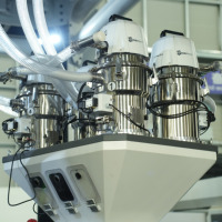 Ligne de production de film soufflé rotatif à refroidissement interne par bulles, film co-extrudé à trois couches, approvisionnement direct usine 2026