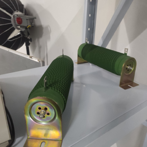 Hybride 800w <span class=keywords><strong>12v</strong></span> 24V 48V étanche à l'eau hors réseau éolien solaire hybride MPPT contrôleur lampadaire éolienne 800w solaire 500w - Product Image 6