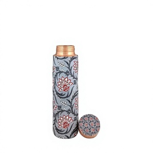 Botella de Agua de Cobre con Estampado Meenakari de 1 Litro con Diseño de Adhesivo, Botella de Cobre de Diseño con Meena - Product Image 1