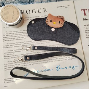 Étui à lunettes en cuir Hello Kitty, 18.5x8.5cm, design de dessin animé, support portable pour lunettes de soleil avec sangle pour femmes - Product Image 4