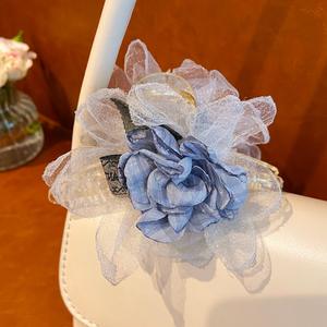 महिलाओं के दैनिक बाल सहायक उपकरण के लिए सुरुचिपूर्ण शार्क क्लिप्स सिल्क स्टेन फूल और पंख बाल पंजा क्लिप्स - Product Image 3