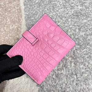 Cartera de mujer personalizable de cuero genuino de cocodrilo, bolso de cuero de diseñador de lujo con opción de logotipo personalizado. - Product Image 2