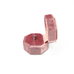 Caja de Joyería Octogonal de Terciopelo para Anillos, Venta al por Mayor de Cajas de Joyería - Product Image 3