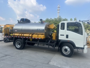Distributeur d'asphalte 6m³ XLS603 XZJ5121GLQ, pulvérisateur de <span class=keywords><strong>bitume</strong></span> sur remorque avec télécommande sans fil et flèche de pulvérisation étendue - Product Image 2