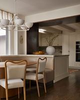 Meubles de luxe au design moderne, résistants aux taches, ensembles de salle à manger méticuleusement conçus, fauteuils de salle à manger pour hôtel et restaurant