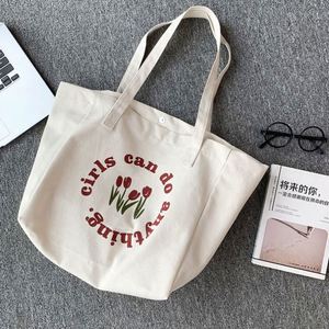 Sac à bandoulière en toile motif tulipe mignon, sac fourre-tout en coton réutilisable pour étudiants, décontracté et simple, avec logo personnalisé imprimé - Product Image 5