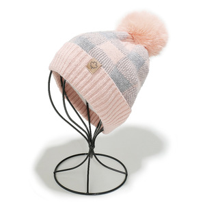 Bonnets en tricot pour femme <span class=keywords><strong>avec</strong></span> <span class=keywords><strong>pompon</strong></span> en fourrure Buffalo Plaid Cuff Winter Soft Warm Ski Cap Winter Christmas Hats - Product Image 6