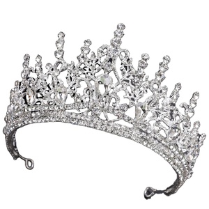 Diadema della corona degli accessori per capelli da sposa della festa di compleanno del cristallo di rocca fatto a mano scintillante di lusso per la sposa - Product Image 1