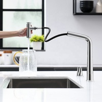 Robinet de cuisine à un trou en laiton de style allemand monté sur le pont chaud et froid avec deux modes de rotation et extractible