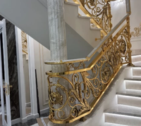 Rampe d'escalier en laiton plaqué or haut de gamme, rampe en cuivre et aluminium, luxe sur mesure pour villa