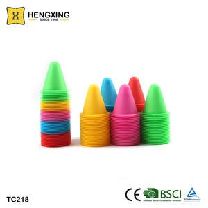 Sıcak <span class=keywords><strong>Mini</strong></span> trafik konileri oyuncaklar çocuklar için renkli yol konileri çeviklik futbol paten eğitim - Product Image 5