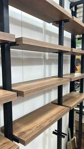 モダンな流行の布靴ブティックショップ備品カスタム金属製の衣服壁に取り付けられた靴ハンドバッグディスプレイショップラック - Product Image 2