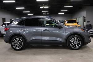 รถเอสยูวีมือสองสภาพดี รุ่น Escape Plug-In Hybrid เกียร์ออโต้ เบาะหนัง ขับเคลื่อนล้อหน้า ระบบควบคุมความเร็วอัตโนมัติ ล้อแม็ก R18 พวงมาลัยซ้าย กล้องมองหลัง ซันรูฟ ขาย - Product Image 5