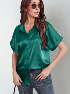 Chemise à boutons en satin à manches courtes en soie unie et longue chemise ample et décontractée avec logo personnalisé pour le printemps et les États-Unis - Product Image 3