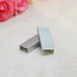 No. 10 Grapas Pequeñas de Hierro para Oficina y Uso Educativo/Industrial de 2.6cm, Venta Directa de Fábrica y al por Mayor - Product Image 1