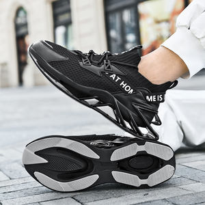 Chaussures de course pour hommes grandes tailles, basses, robustes, respirantes, en maille, avec semelle intermédiaire en TPU, légères, imperméables, amortissantes, antidérapantes, noires - Product Image 6