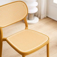 Chaises de salle à manger en rotin plastique moulé PP, avec assise à trous creux, dossier haut, design moderne, pour la maison, le bureau et l'entrepôt (vente en gros)