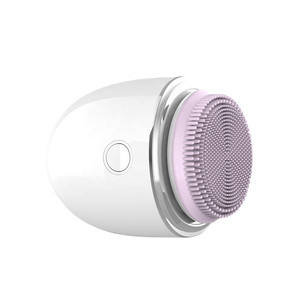 <span class=keywords><strong>Brosse</strong></span> <span class=keywords><strong>nettoyante</strong></span> pour le <span class=keywords><strong>visage</strong></span> en silicone imperméable IPX7 à vibration ultrasonique électrique CE pour un nettoyage en profondeur et un massage facial à domicile - Product Image 3
